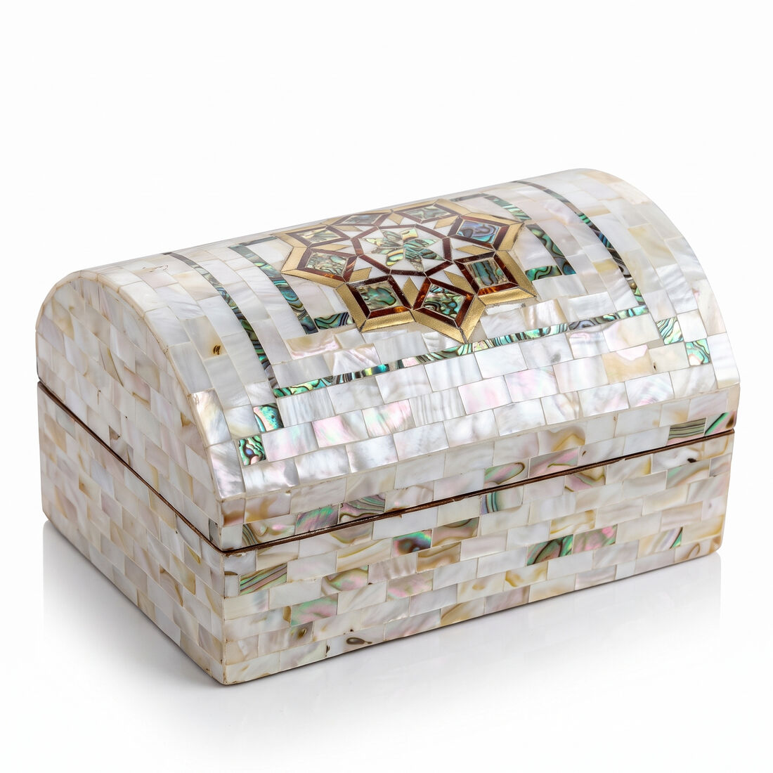Pearl Dome Chest — Gold Star